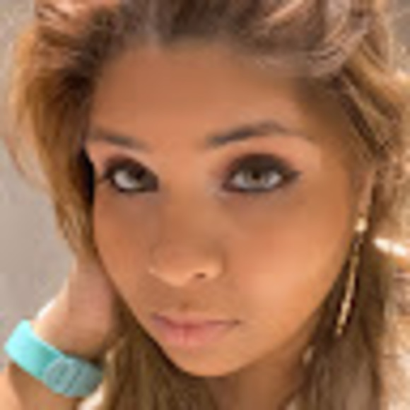 Meet your Posher, Bina - Picture 1 of 1